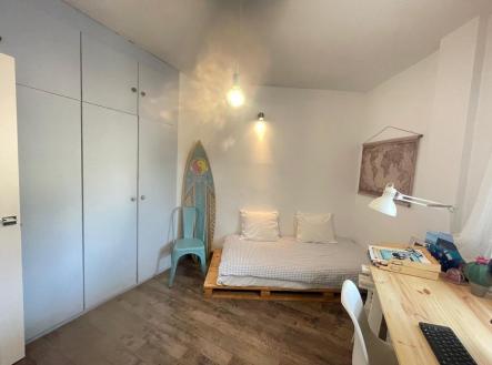 22-bcf8e6250e0bab365f900a8ac31ac040