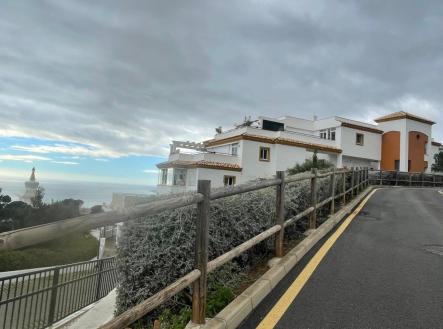 39-a493fe9149752455d4aa759b42ca0ea1