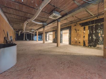 Pronájem obchodní prostor, 360 m²