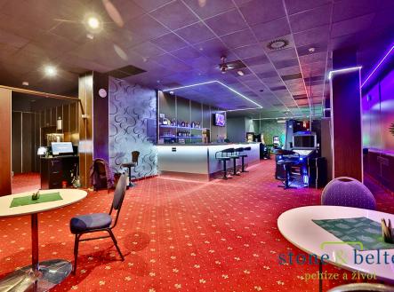 Pronájem obchodní prostor, 440 m²