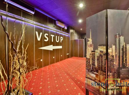 Pronájem obchodní prostor, 440 m²