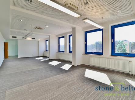 Pronájem kanceláře, 128 m²