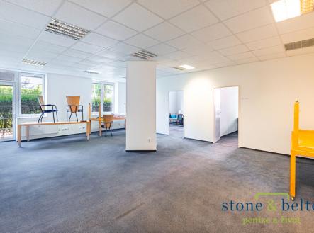 Prodej kanceláře, 317 m²