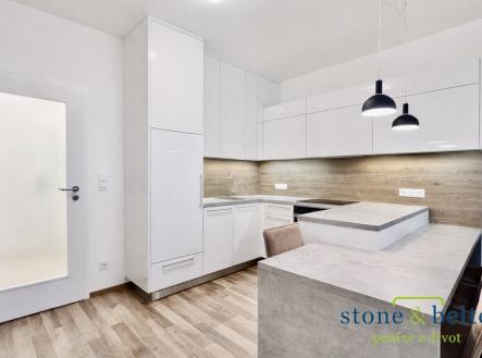Pronájem bytu, 1+kk, 39 m²