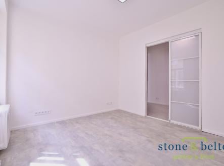 Pronájem kanceláře, 146 m²