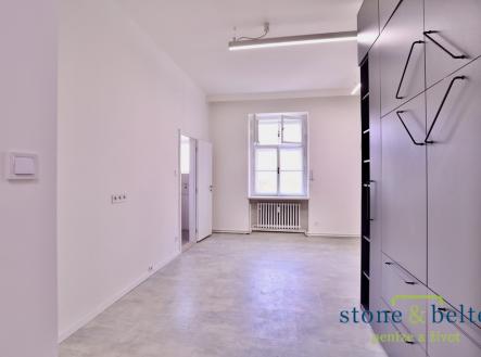 Pronájem kanceláře, 146 m²