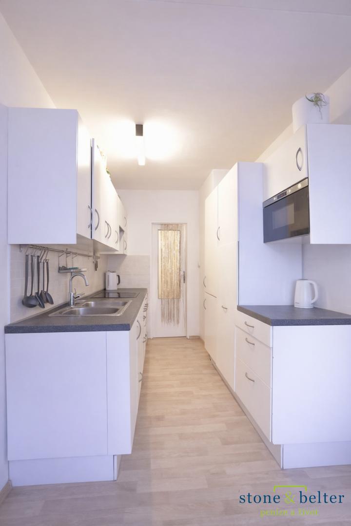 Prodej bytu 3+1 s lodžií – 72 m² – Praha 5 – Smíchov