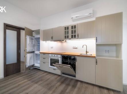 Pronájem bytu, 3+kk, 75 m²