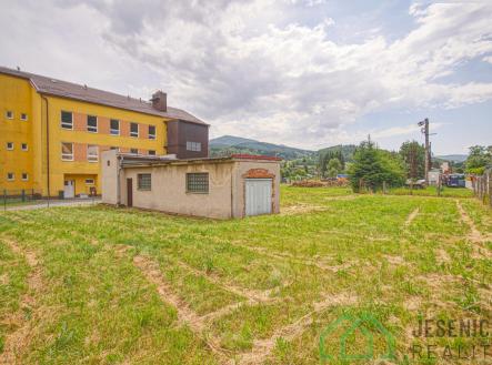 Prodej pozemku pro komerční výstavbu, 1 608 m²