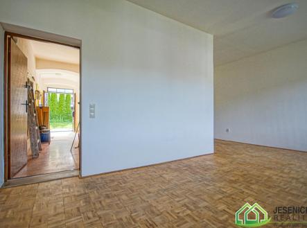 Pronájem bytu, 1+kk, 31 m²