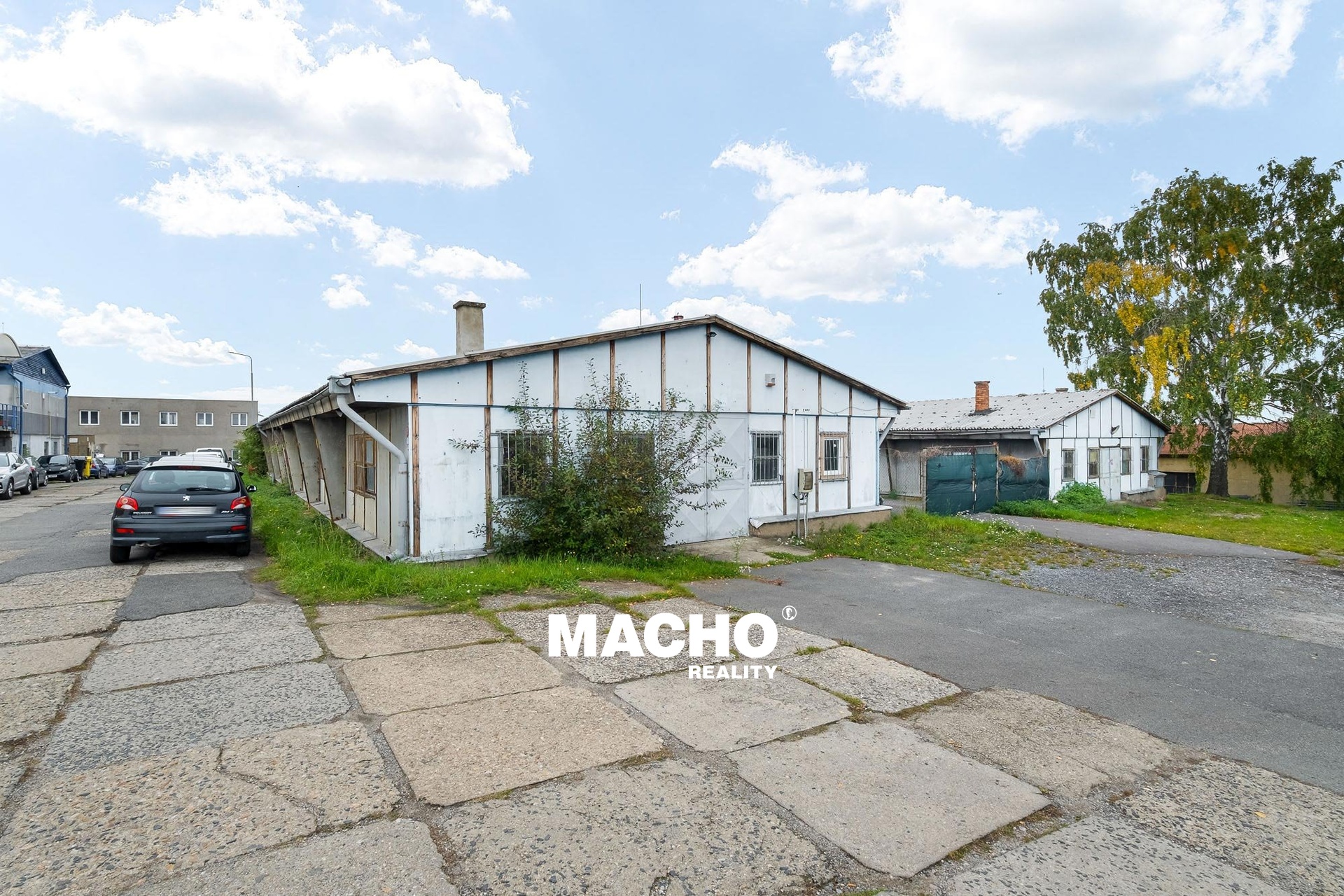 machoreality-pronajem-haly-chrastany-01