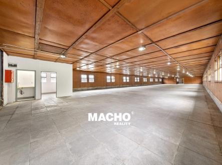 Pronájem komerčního objektu, sklad, 588 m²