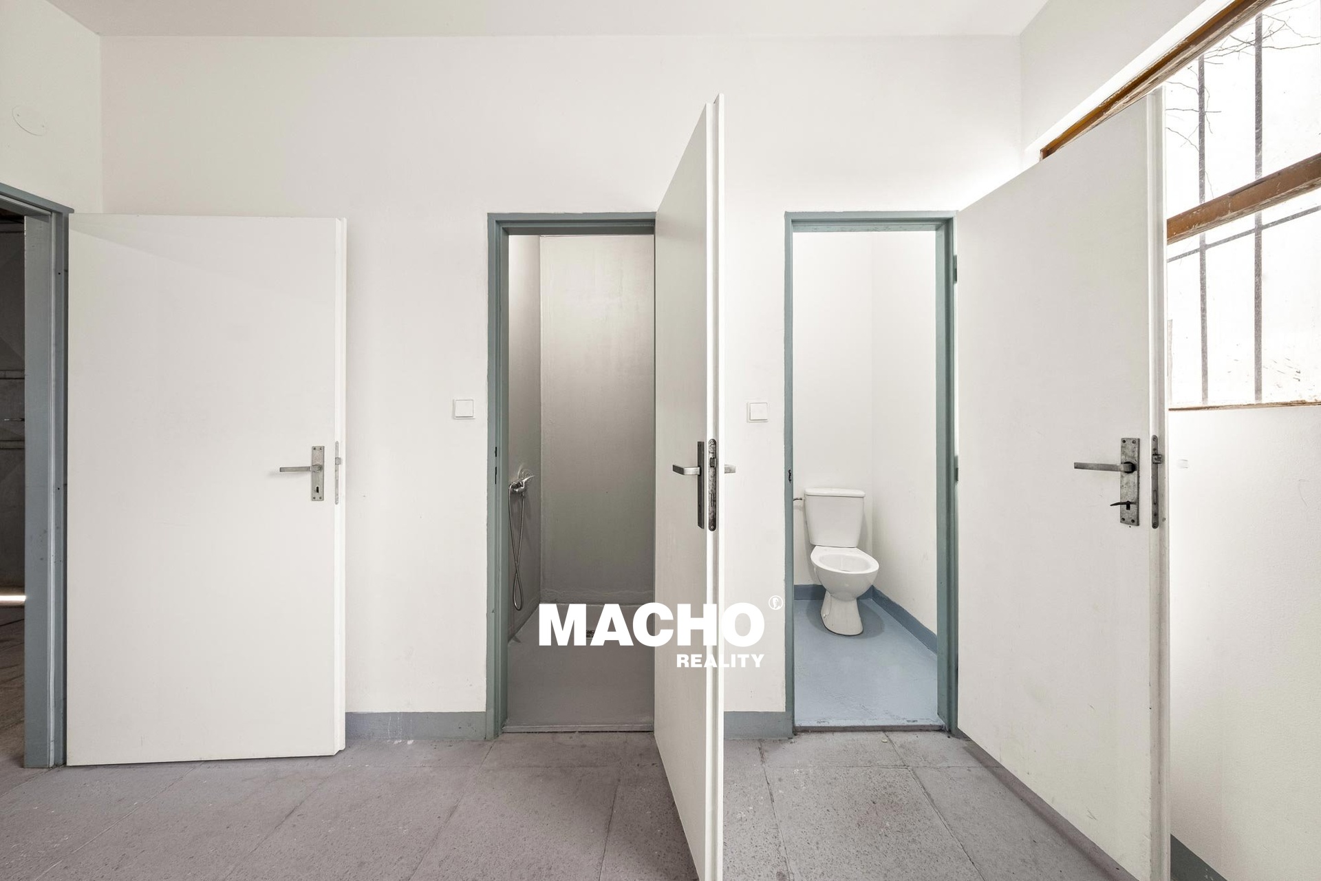 machoreality-pronajem-haly-chrastany-04