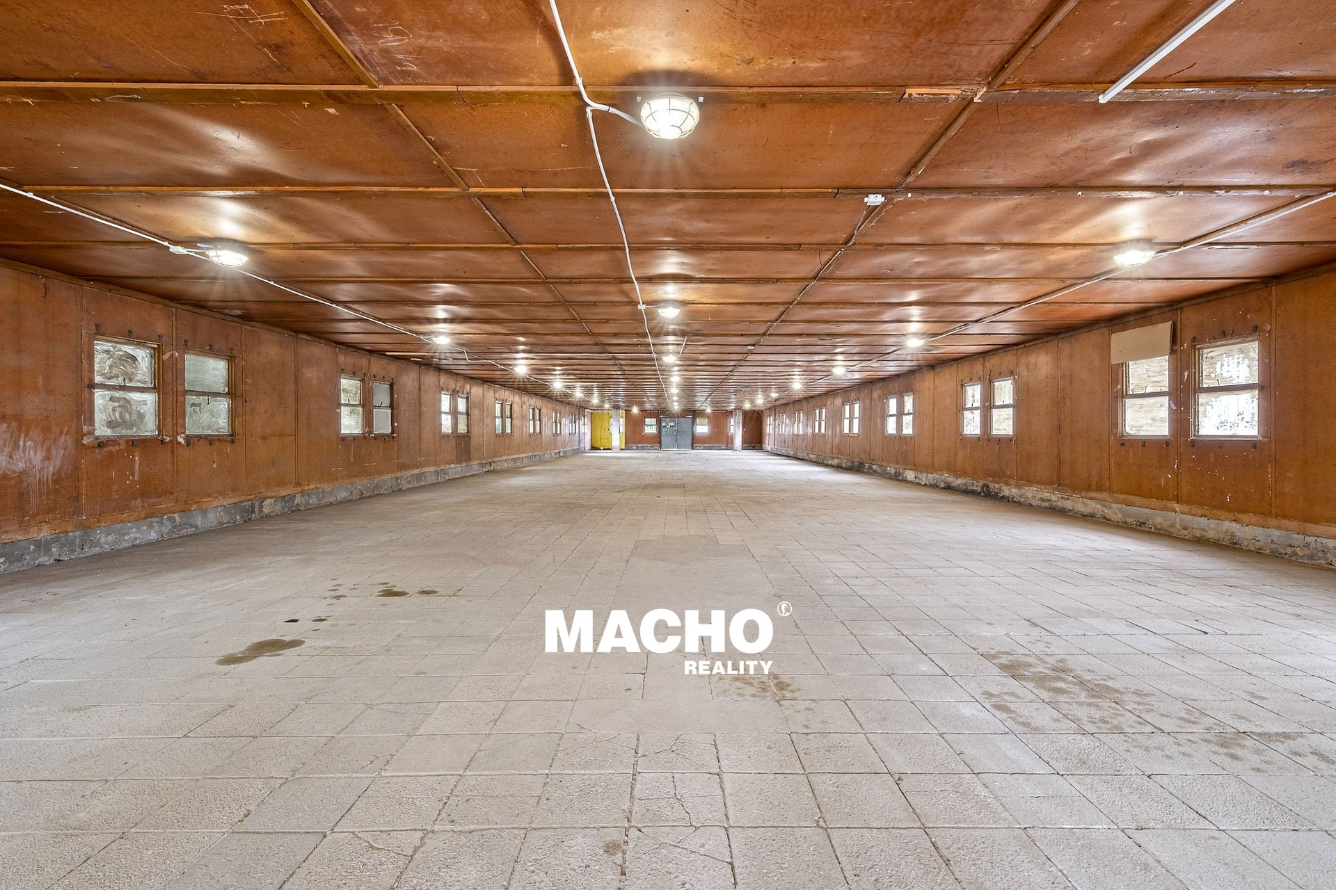 machoreality-pronajem-haly-2-chrastany-02