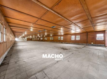 Pronájem komerčního objektu, sklad, 588 m²