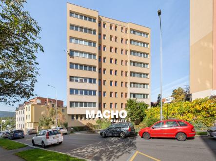 machoreality-prodej-bytu-nad-strouhou-praha-13