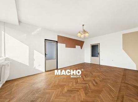 machoreality-prodej-bytu-nad-strouhou-praha-03