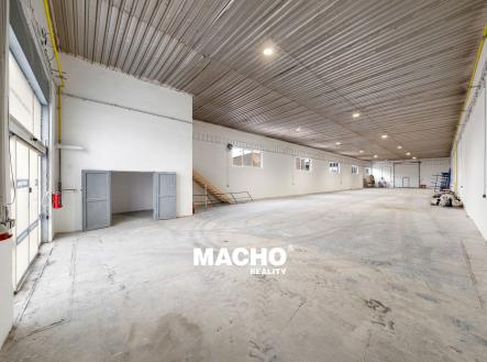 Pronájem komerčního objektu, sklad, 588 m²
