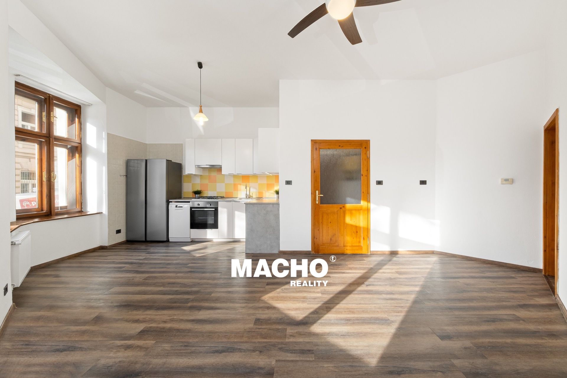 Světlý byt 3+kk, 70 m², Černomořská – Vršovice