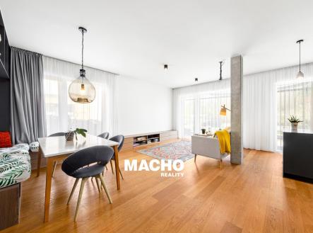 Pronájem bytu, 2+kk, 66 m²