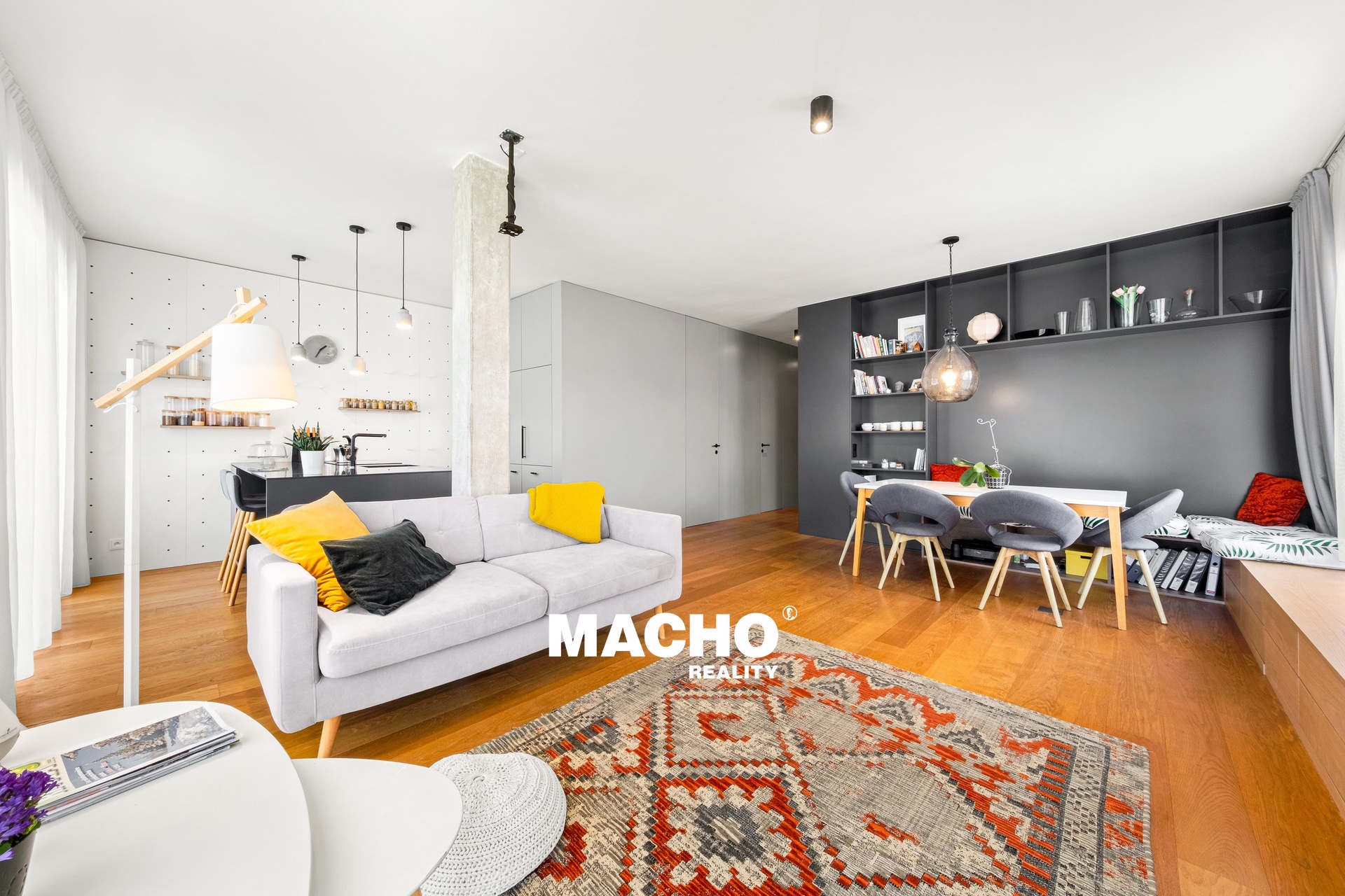 Výjimečný 2+kk, 66 m², se soukromou zahradou a terasou 222 m², garážovým stáním a designovým interié