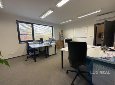Pronájem kanceláře, 110 m²