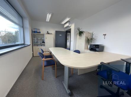 Pronájem kanceláře, 110 m²