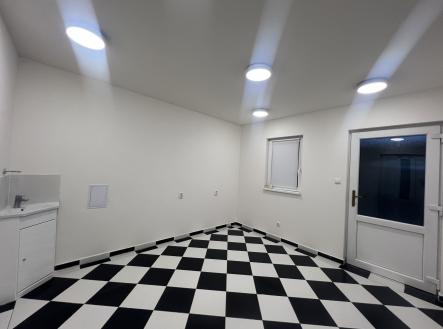 Pronájem komerčního objektu, jiný, 13 m²