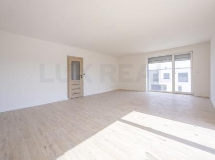 Pronájem bytu, 2+kk, 77 m²