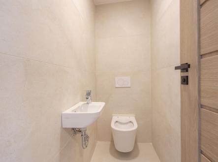 Pronájem bytu, 2+kk, 77 m²