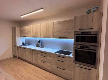 Pronájem bytu, 2+kk, 77 m²