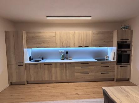 Pronájem bytu, 2+kk, 77 m²