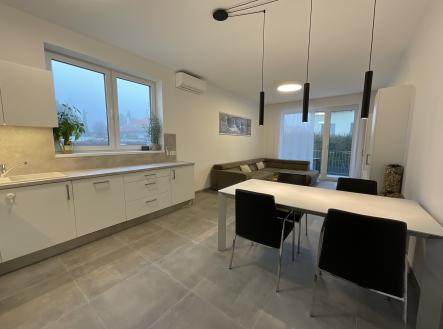 Pronájem bytu, 2+kk, 62 m²