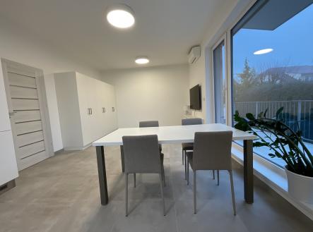 Pronájem bytu, 2+kk, 63 m²