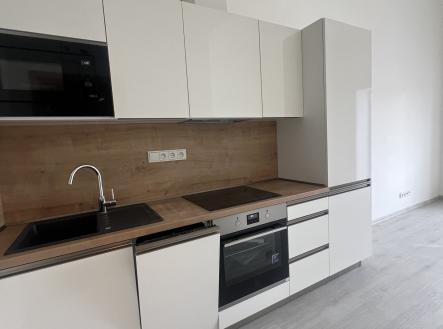 Pronájem bytu, 1+kk, 32 m²