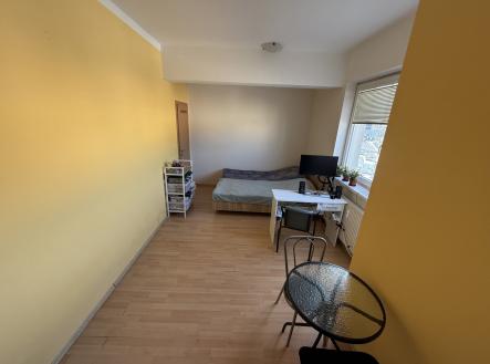 Pronájem bytu, 1+kk, 27 m²
