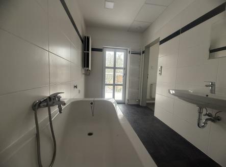 Pronájem bytu, 3+kk, 81 m²