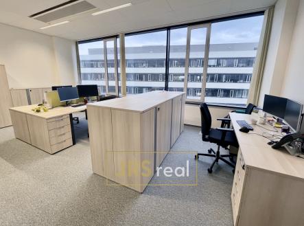 Pronájem kanceláře, 80 m²