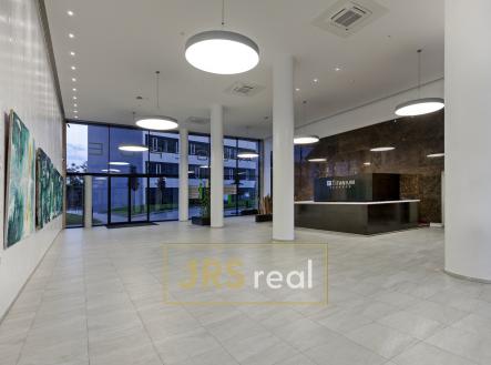 Pronájem kanceláře, 1 500 m²