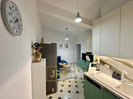 WhatsApp Image 2025-11-13 at 15.10.06