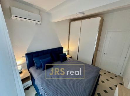 WhatsApp Image 2025-11-13 at 15.10.09