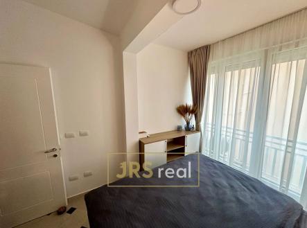 WhatsApp Image 2025-11-13 at 15.10.03 (2)