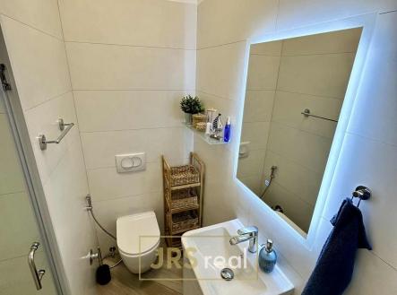 WhatsApp Image 2025-11-13 at 15.10.09 (1)