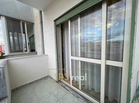 WhatsApp Image 2025-12-04 at 12.41.34 (7)