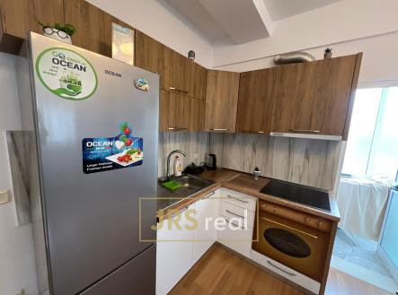 WhatsApp Image 2025-12-04 at 12.45.52 (9)