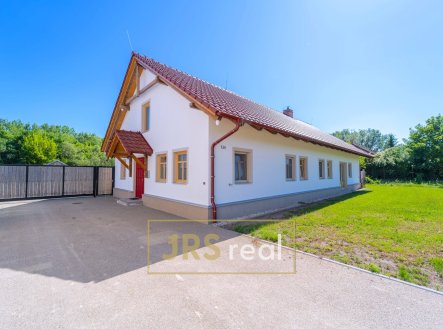 Moderní rodinné sídlo 5+1, plocha 187 m² | u Mikulova | pozemek 2699 m², garáže