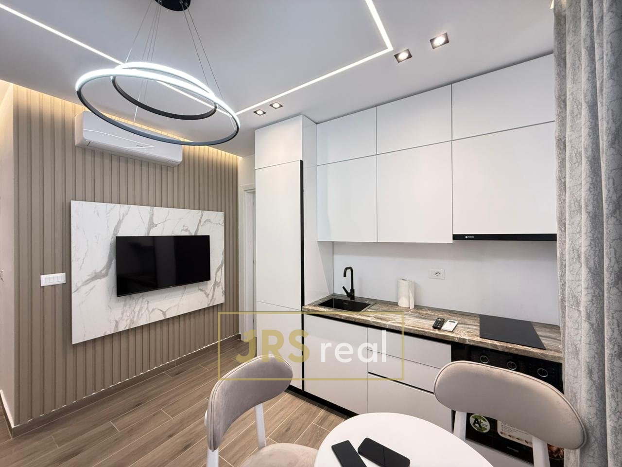 WhatsApp Image 2025-12-04 at 13.18.11