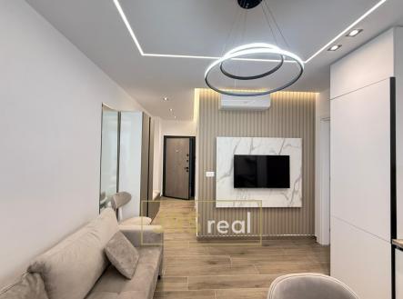 WhatsApp Image 2025-12-04 at 13.18.11 (1)