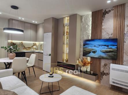 WhatsApp Image 2025-12-11 at 20.17.54 (2)