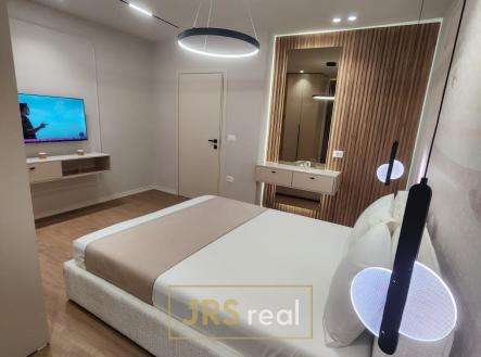 WhatsApp Image 2025-12-11 at 20.17.51